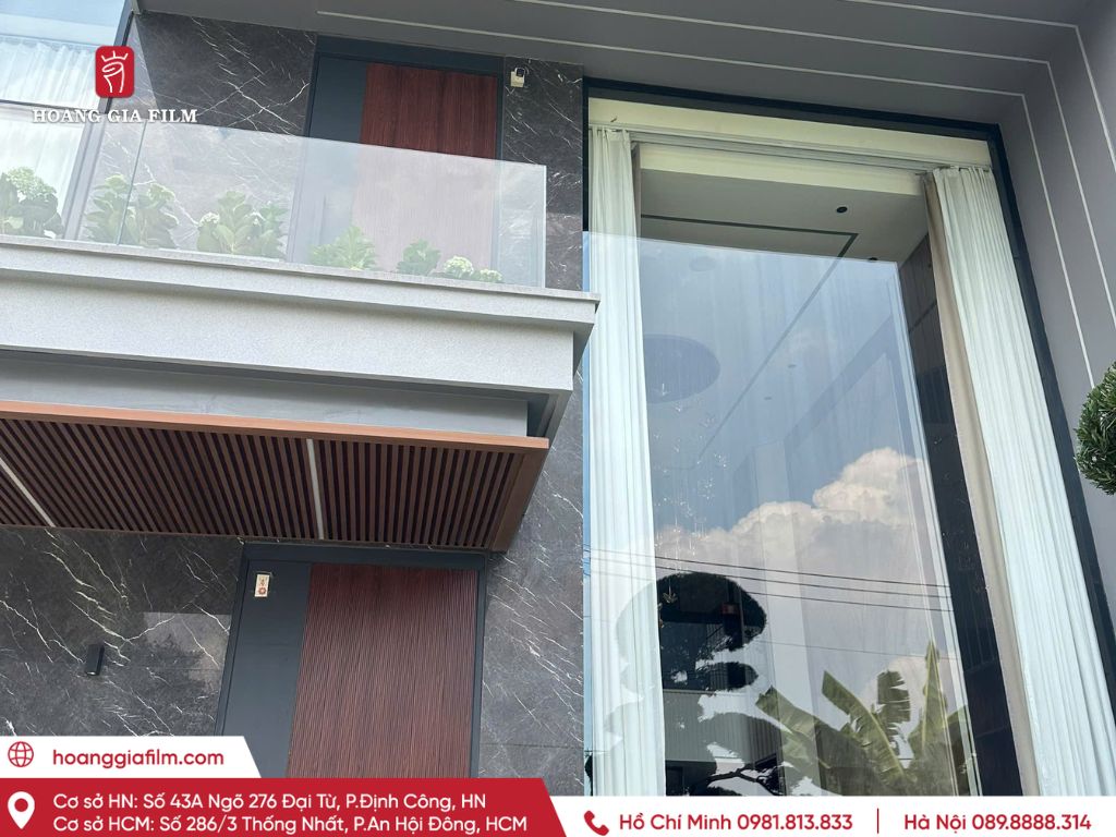 Kính sau khi hoàn thiện vẫn giữ độ trong suốt