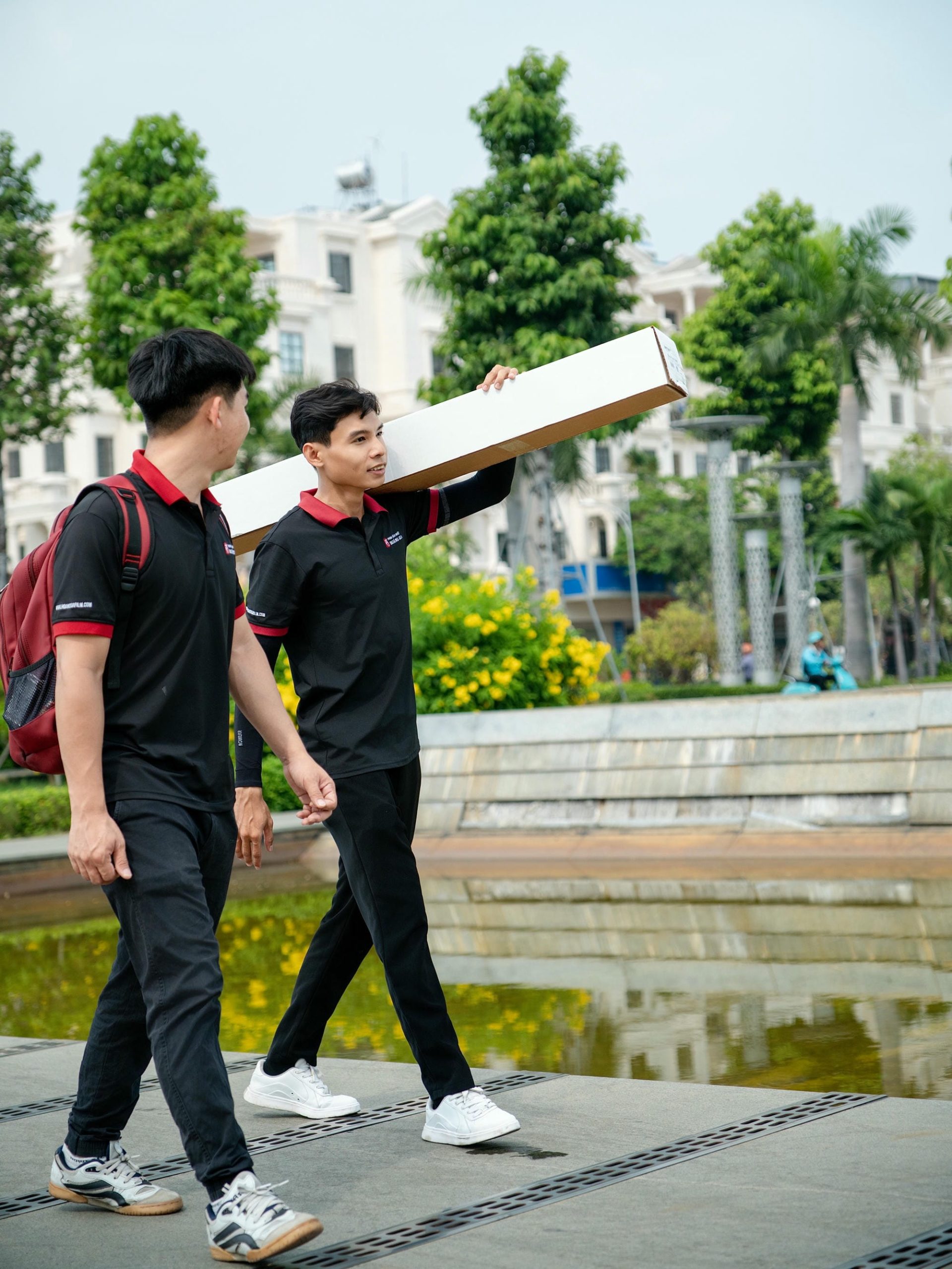 Công trình kính hiện đại